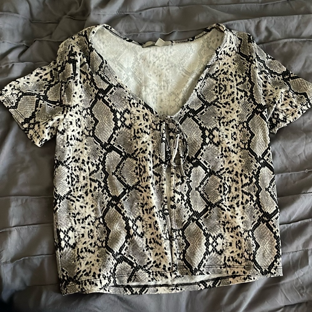 Snake print tee